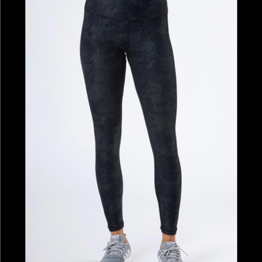 NWT Scorpio sol Serena pocket legging